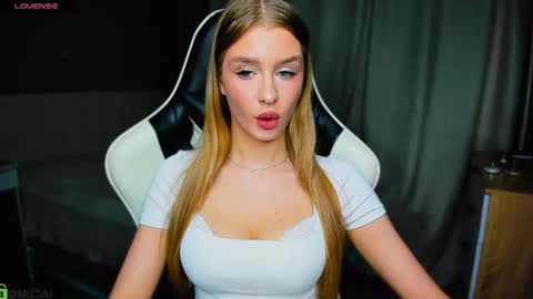 Snapshot of bunny_wetty chatting on 27, 11, 2025 ruslana online show from 27, 11, 2025