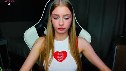 Snapshot of bunny_wetty chatting on 28, 11, 2025 ruslana online show from 28, 11, 2025