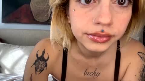 Bunnyaliengirl online show from 24, 1, 2025