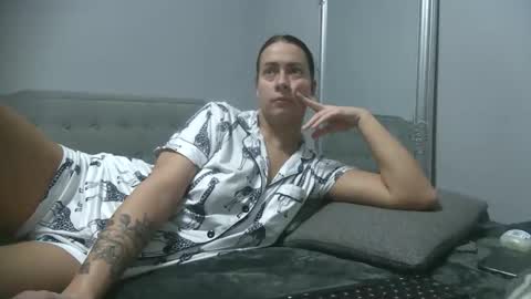 bunnyela online show from 11, 1, 2026