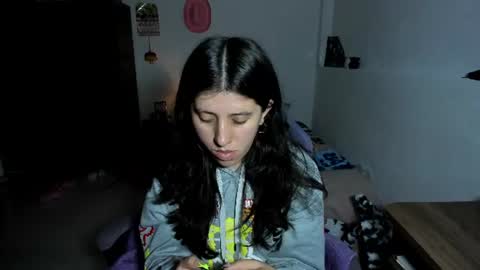 Snapshot of bunnyy09 chatting on 5, 7, 2026 Jess online show from 5, 7, 2026