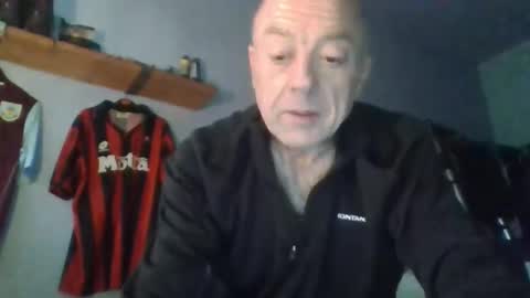 Snapshot of burnleyguy1977 chatting on 26, 4, 2026 burnleyguy1977 online show from 26, 4, 2026