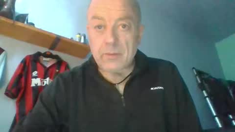 Snapshot of burnleyguy1977 chatting on 27, 4, 2026 burnleyguy1977 online show from 27, 4, 2026