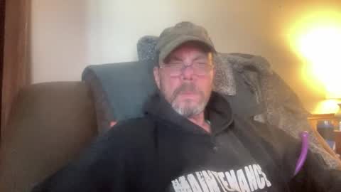 Snapshot of bushbeautician chatting on 2, 2, 2025 bushbeautician online show from 2, 2, 2025