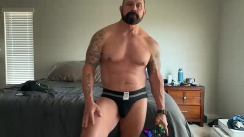 Snapshot of bustedsprockets chatting on 20, 10, 2025 Pocket Daddy cockring gaycouple cockring lovense daddy online show from 20, 10, 2025