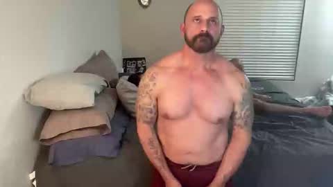 Snapshot of bustedsprockets chatting on 11, 4, 2026 Pocket Daddy cockring gaycouple cockring lovense daddy online show from 11, 4, 2026