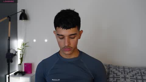 Snapshot of busterspinter chatting on 19, 10, 2025 Buster independent model online show from 19, 10, 2025