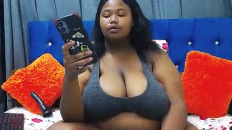 Snapshot of bustybmwx chatting on 25, 9, 2025 bustybmwx online show from 25, 9, 2025