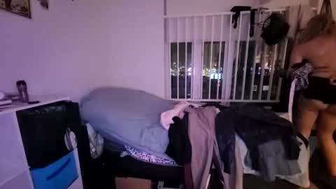 Snapshot of buttsluttwhore chatting on 28, 12, 2024 HannahWreckshin online show from 28, 12, 2024