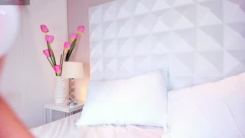 Caitlyn  online show from 8, 2, 2025