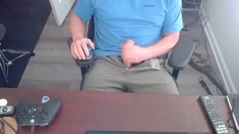 Snapshot of calibratorjosh chatting on 17, 4, 2026 calibratorjosh online show from 17, 4, 2026