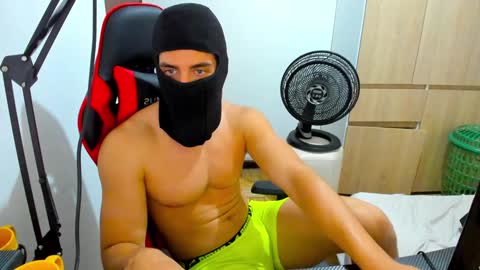 calihotcaliente27 online show from 9, 12, 2024