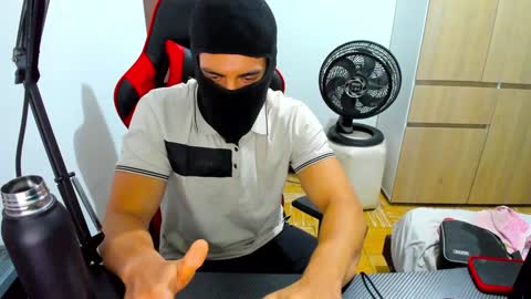 calihotcaliente27 online show from 1, 2, 2025