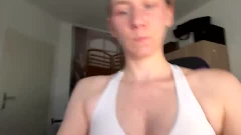 Snapshot of caliiie_of chatting on 24, 6, 2026 Caliiie of online show from 24, 6, 2026