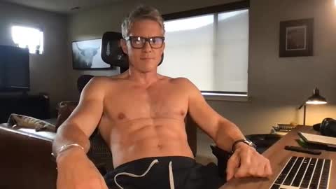 Snapshot of calirsedmo chatting on 2, 11, 2025 calirsedmo online show from 2, 11, 2025