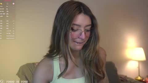 Snapshot of call_me_rosie chatting on 27, 11, 2025 online show from 27, 11, 2025