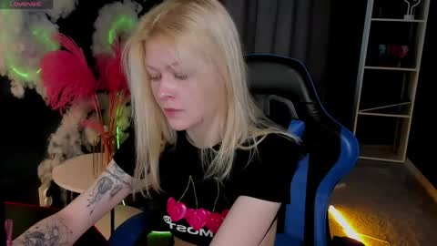 Snapshot of callista_a chatting on 19, 4, 2026 Robin online show from 19, 4, 2026