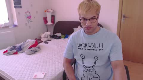 Calvinjohnlad online show from 8, 3, 2025