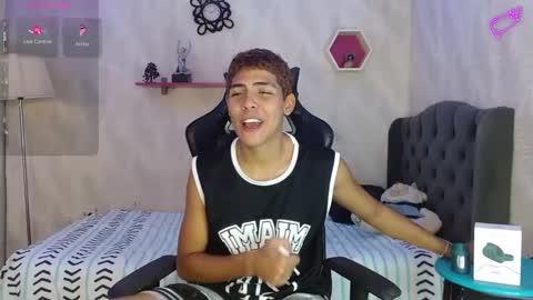 Snapshot of cam_sexyboy chatting on 5, 10, 2025 cam_sexyboy online show from 5, 10, 2025