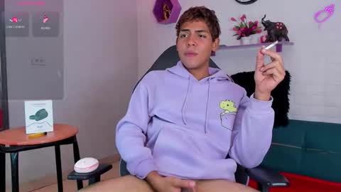 Snapshot of cam_sexyboy chatting on 20, 10, 2025 cam_sexyboy online show from 20, 10, 2025