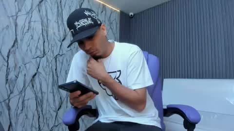 Snapshot of cam_xman chatting on 22, 4, 2026 cam_xman online show from 22, 4, 2026