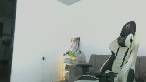 Snapshot of cam_xman chatting on 26, 5, 2026 cam_xman online show from 26, 5, 2026