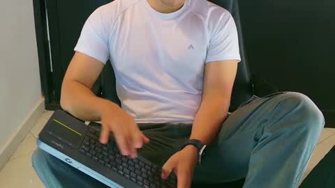 camara110 online show from 28, 1, 2025