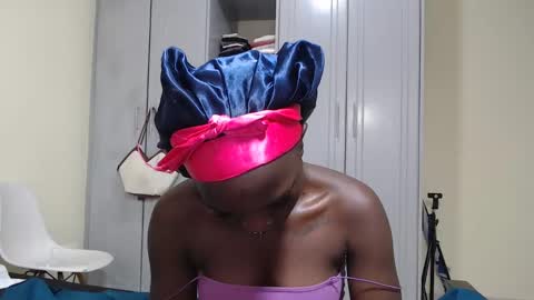 Snapshot of camclit chatting on 5, 12, 2024 Princess online show from 5, 12, 2024