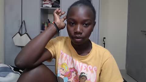 Snapshot of camclit chatting on 3, 1, 2025 Princess online show from 3, 1, 2025