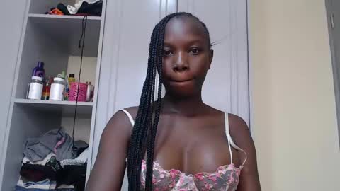 Snapshot of camclit chatting on 8, 3, 2025 Princess online show from 8, 3, 2025