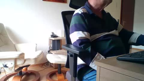 Snapshot of camcologne chatting on 14, 10, 2025 camcologne online show from 14, 10, 2025