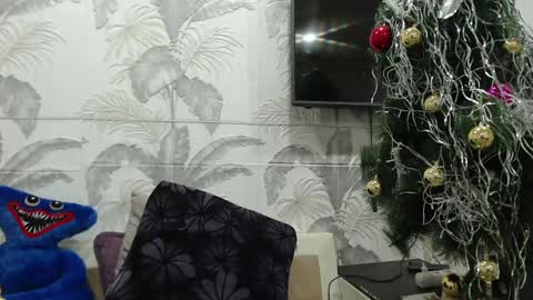 CamDiva1 online show from 18, 2, 2025