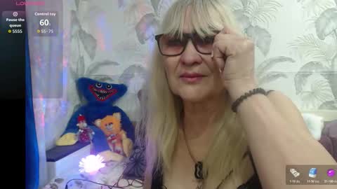 Snapshot of camdiva1 chatting on 5, 2, 2026 CamDiva1 online show from 5, 2, 2026