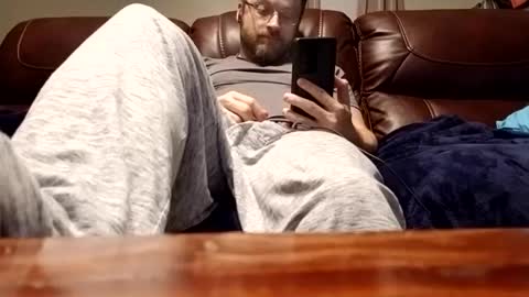 Snapshot of camguy2425 chatting on 30, 10, 2025 CamGuy online show from 30, 10, 2025