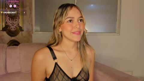 Snapshot of cami_hunter chatting on 12, 12, 2024 online show from 12, 12, 2024