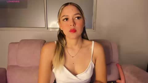 Snapshot of cami_hunter chatting on 13, 12, 2024 online show from 13, 12, 2024