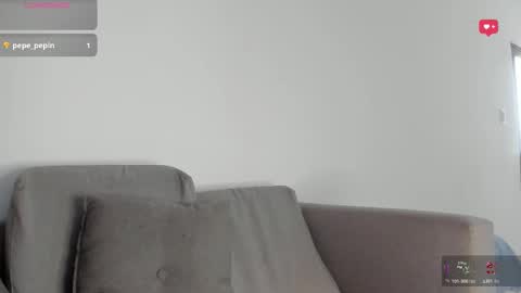 Snapshot of cami_hunter chatting on 28, 10, 2025 online show from 28, 10, 2025