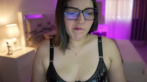 Snapshot of camila_buitrago chatting on 6, 12, 2024 Camila buitrago online show from 6, 12, 2024