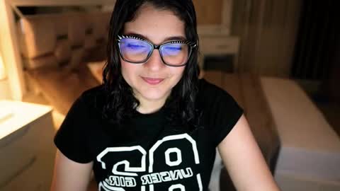 Snapshot of camila_buitrago chatting on 5, 11, 2025 Camila buitrago online show from 5, 11, 2025