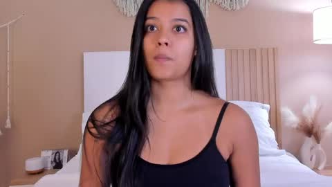 Snapshot of camila_bustamante_ chatting on 22, 4, 2026 camila_bustamante_ online show from 22, 4, 2026