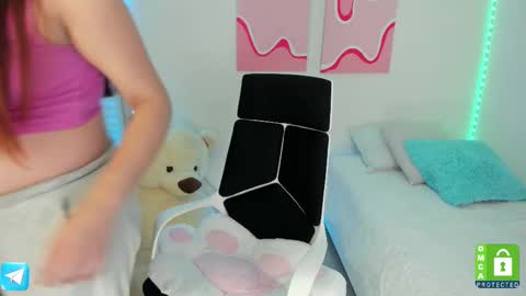 Snapshot of camila_ec2 chatting on 3, 3, 2025 C A M I online show from 3, 3, 2025