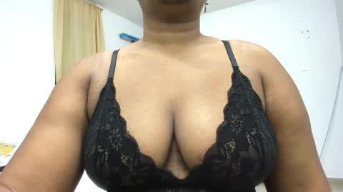 Snapshot of camila_sandoval_01 chatting on 21, 11, 2025 Camila online show from 21, 11, 2025