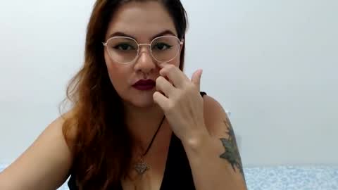 Snapshot of camila_villanueva chatting on 9, 10, 2025 Camila Villaneva online show from 9, 10, 2025