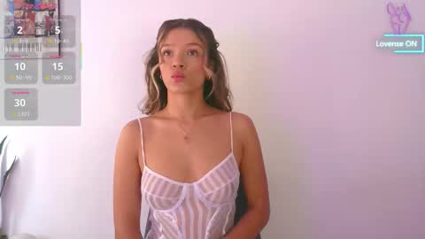 Snapshot of camilamonroee chatting on 10, 10, 2025 Camila Monroee online show from 10, 10, 2025