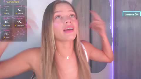 Camila Monroee  online show from 22, 4, 2026