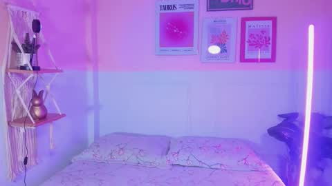 Camila  online show from 17, 9, 2025