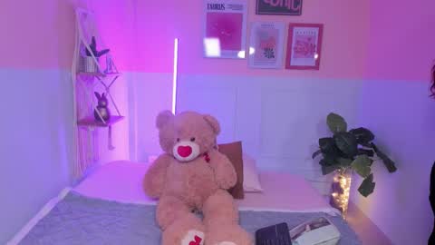 Camila  online show from 19, 11, 2025