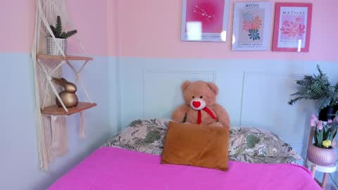 Camila  online show from 8, 4, 2026