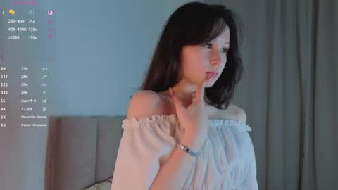 Snapshot of camillahooser chatting on 13, 5, 2026 May online show from 13, 5, 2026