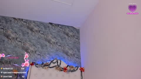 Snapshot of camillen_pettid chatting on 30, 12, 2024 C A M I L L E N Help me get to the top online show from 30, 12, 2024